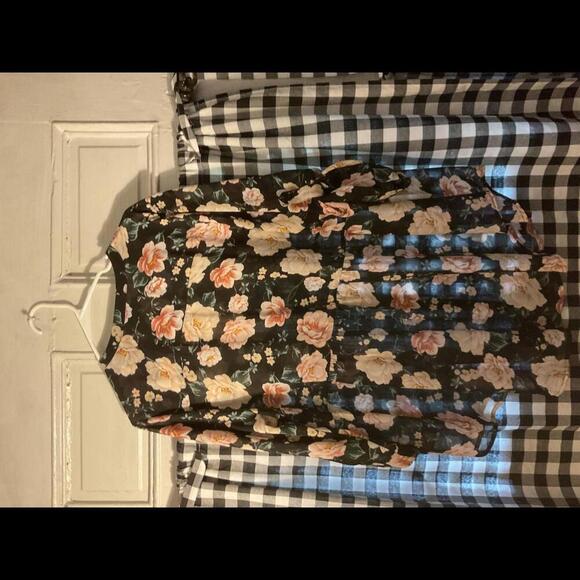 Torrid Semi- Sheer Black Floral Babysoll Flowy Button Up Blouse Size 1 - Picture 10 of 10